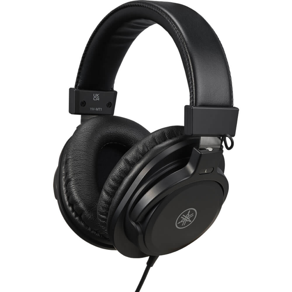 Yamaha Live Stream Pack with AG03MK2 Black, Headphones, and Microphone