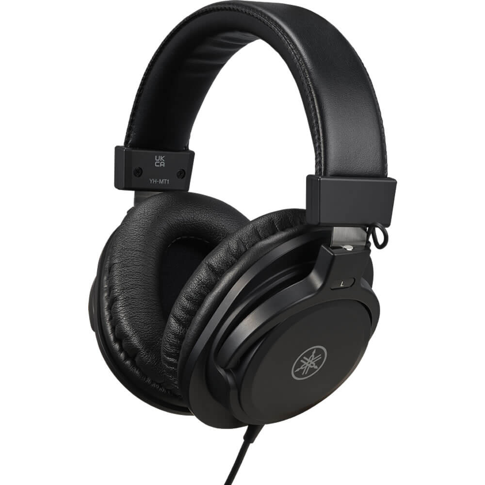 Yamaha Live Stream Pack with AG03MK2 Black, Headphones, and